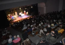 “Una familia bien mercedina” conquistó al público en el Teatro Argentino