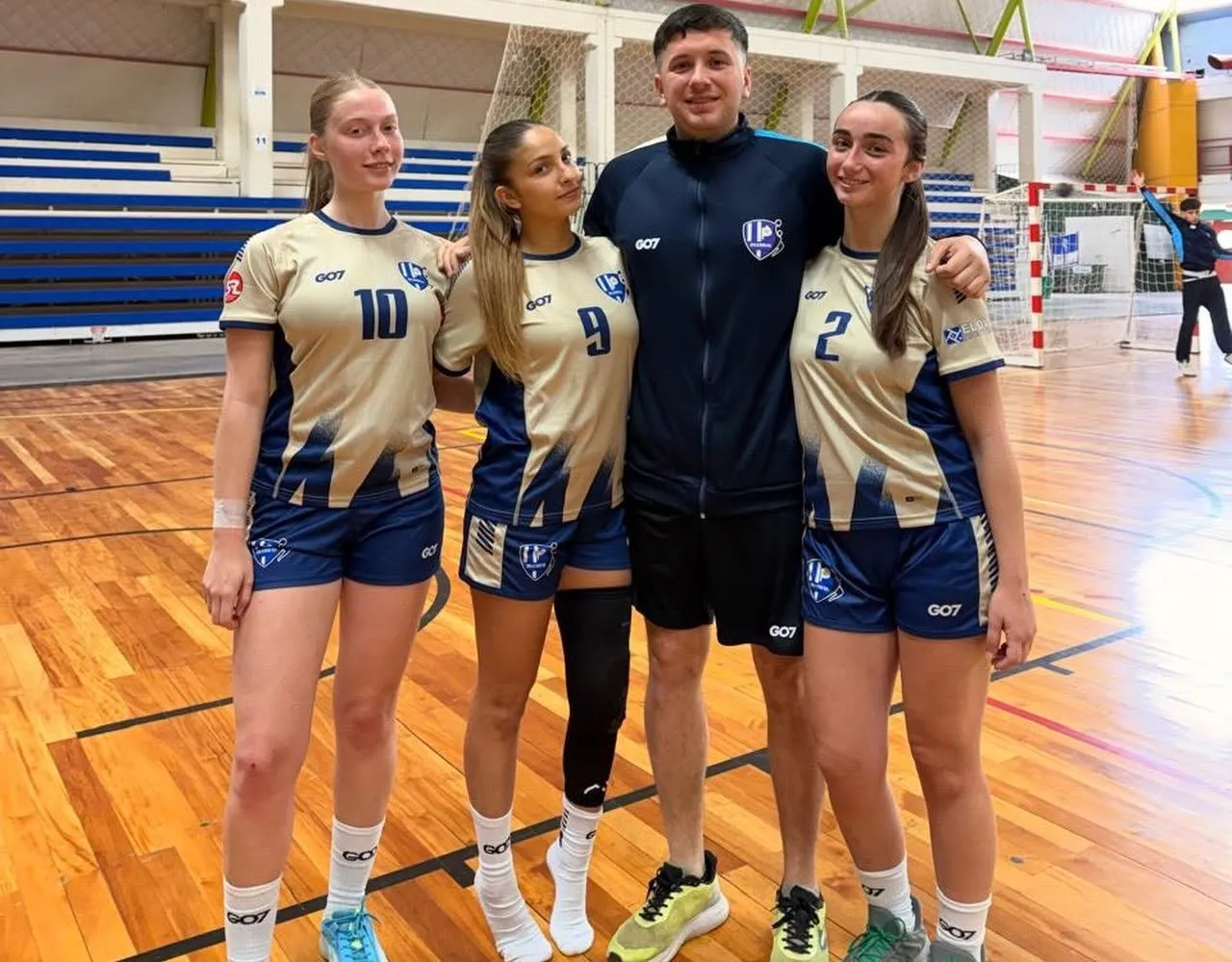 12-10-26 deportes HANDBALL_25_11zon