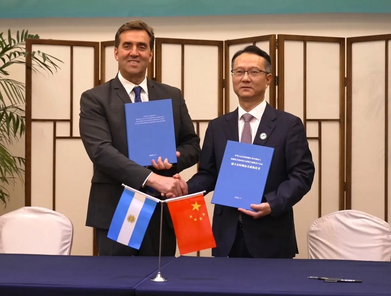 17-11-25 BREVES POLITICAS 2_34_11zon