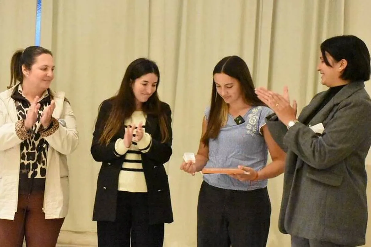 Reconocimiento Juana Marino y Alfredo Kelly_6_11zon