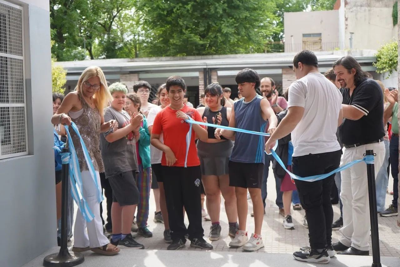 08-12-25 ESCUELA 14_15_11zon