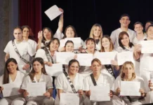 Nuevos egresados de la Escuela de Enfermería