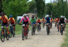 Acción sobre ruedas en la vuelta