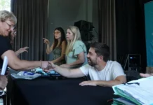 Cincuenta familias firmaron las escrituras de sus hogares