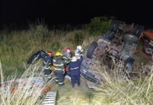 Tragedia en el acceso a General Rivas: Fallece un camionero de Suipacha tras un vuelco fatal