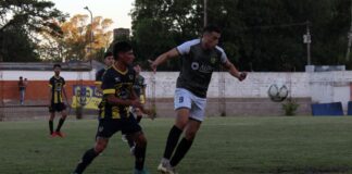 AMEFIP frente a la puerta del ascenso