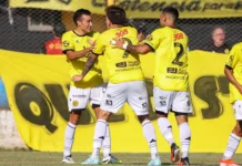 Ganó Flandria y López festejó