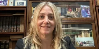 Una tercera lista encabezada por una mujer aparece en la escena electoral de los abogados