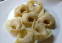 Capellettis de ricota y jamón con salsa a gusto