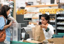 Comercio acordĂł aumento del 5,7 % en tres tramos y bono extraordinario de 50 mil pesos