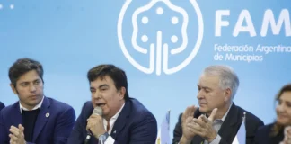 «La crueldad no es un mérito»: Fernando Espinoza cruzó a Javier Milei luego de que el Presidente cuestionara a quienes no llegan a fin de mes.