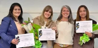 Entrega de diplomas de la Diplomatura Universitaria