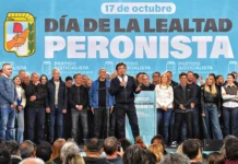 Axel Kicillof y Fernando Espinoza encabezaron un acto multitudinario en el Día de la Lealtad